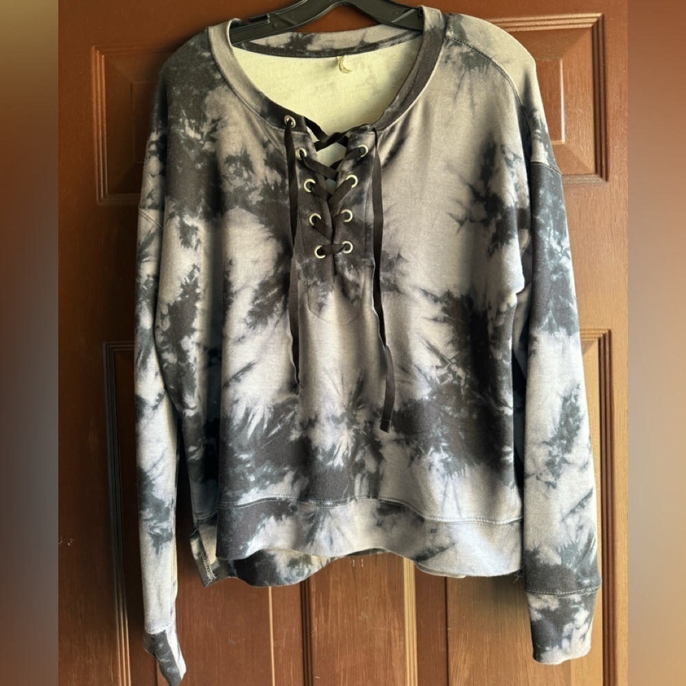 Mudd Black and Gray top with side vents and lace tie in the front